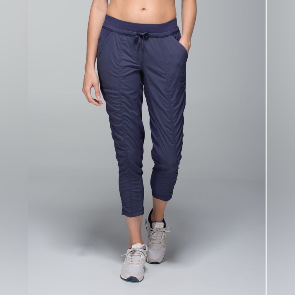 Lululemon Street to Studio Pant Navy - Size 6